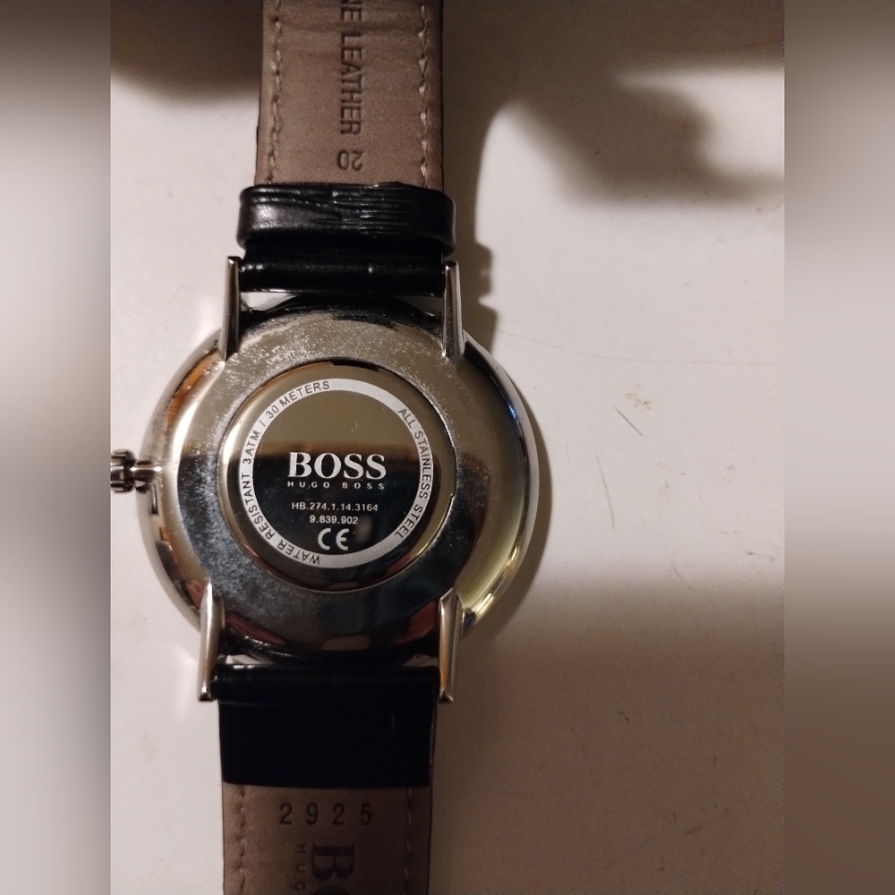 Hugo Boss men's Quartz Analog Watch with black leather strap 1513647 . EUC. - Picture 5 of 9